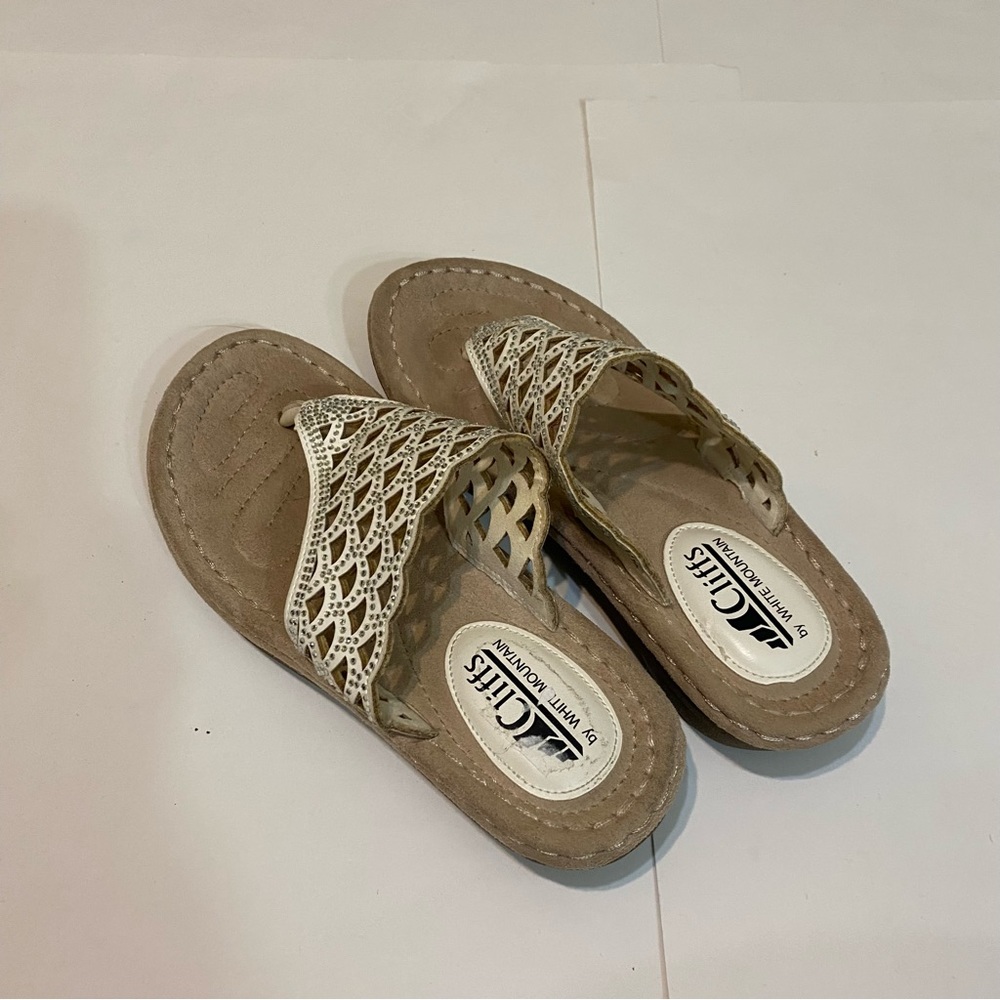Cliffs by White Mountain sandals, size 6M